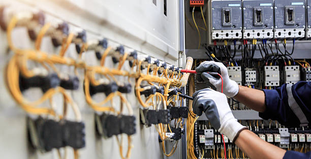 Professional Electrician technician working in Manvel, TX
